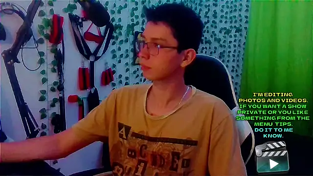 Snapshot of Andy_gray chatting on 10.22.25 Andy gray online show from 10.22.25