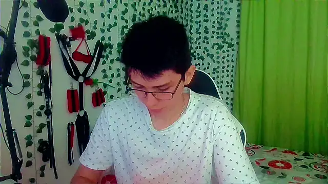 Snapshot of Andy_gray chatting on 10.27.25 Andy gray online show from 10.27.25