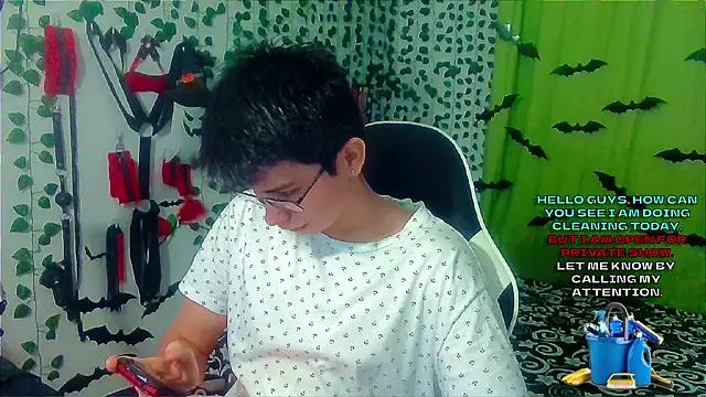 Snapshot of Andy_gray chatting on 11.08.25 Andy gray online show from 11.08.25