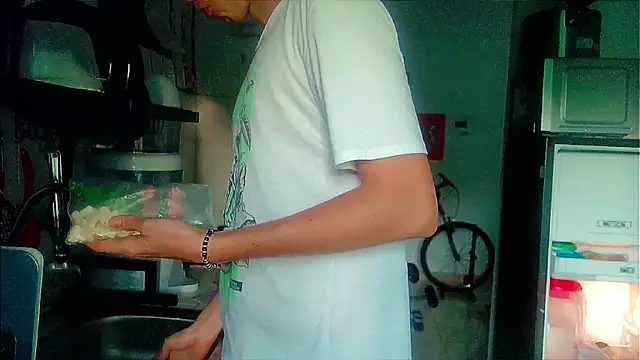 Snapshot of Andy_gray chatting on 11.27.25 Andy gray online show from 11.27.25