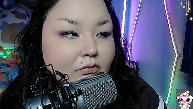 Snapshot of EmGreens chatting on 02.09.25 EmGreens online show from 02.09.25