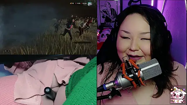 Snapshot of EmGreens chatting on 02.22.25 EmGreens online show from 02.22.25