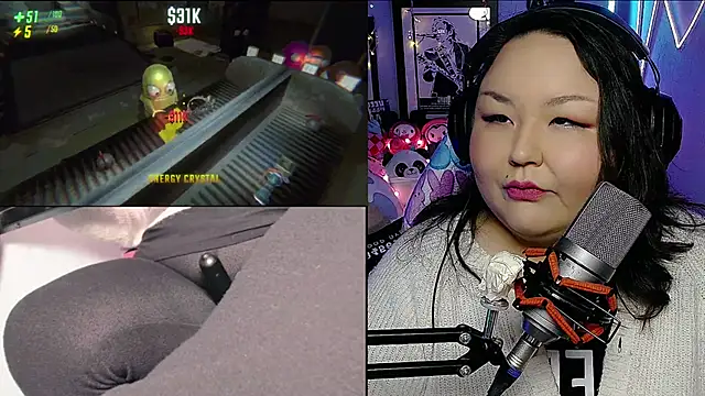 Snapshot of EmGreens chatting on 03.08.25 EmGreens online show from 03.08.25