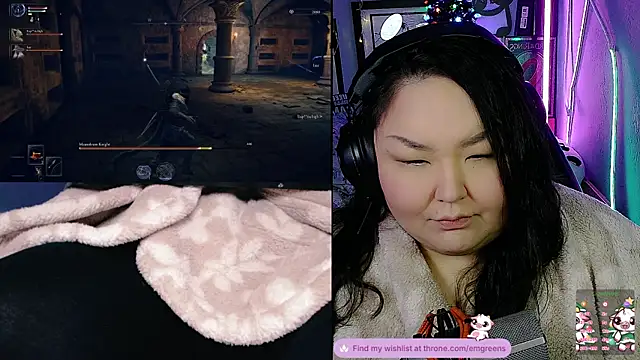 Snapshot of EmGreens chatting on 11.22.25 EmGreens online show from 11.22.25