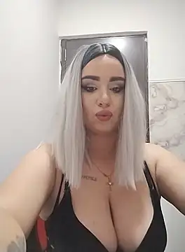 AdelinaJude online show from 10.03.25