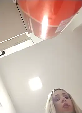 AdelinaJude online show from 10.12.25