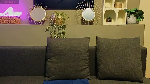 AyreenMoore online show from 12.09.24