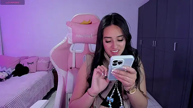 Tinylottie online show from 11.06.25