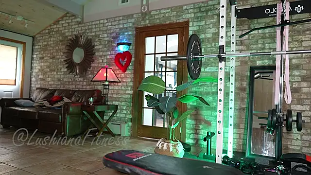 Snapshot of LushianaFitness chatting on 06.26.26 LushianaFitness online show from 06.26.26