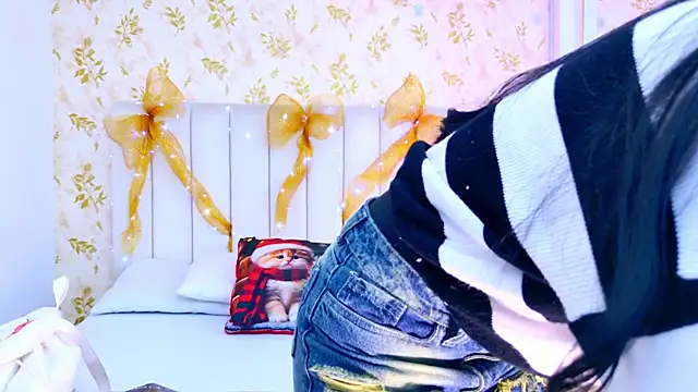 Mia-Monroe online show from 11.23.25