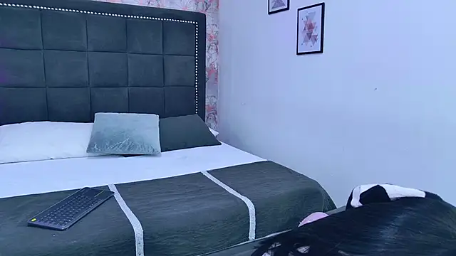 Mia-Monroe online show from 01.12.26