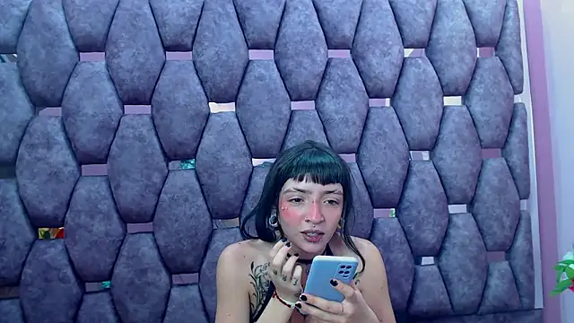 Snapshot of Samantha_Smiith chatting on 02.26.25 Samantha Smiith online show from 02.26.25