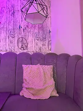 AbyThompson online show from 04.15.26