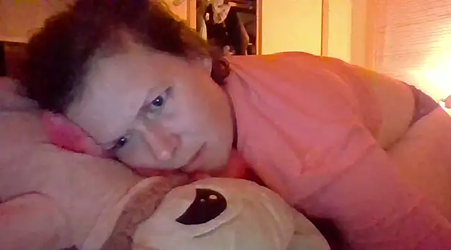 Snapshot of KatieBARBiE98 chatting on 12.16.24 KatieBARBiE98 online show from 12.16.24
