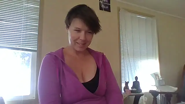 Snapshot of KatieBARBiE98 chatting on 09.08.25 KatieBARBiE98 online show from 09.08.25