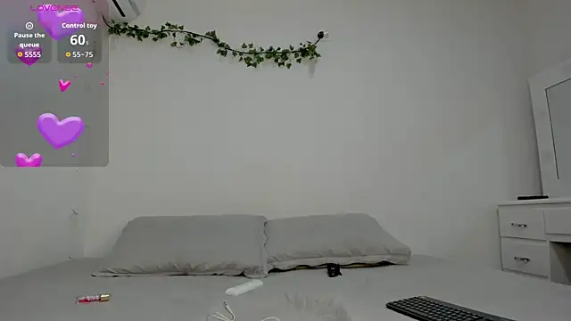 Snapshot of ashley_lemus chatting on 12.02.25 ashley lemus online show from 12.02.25