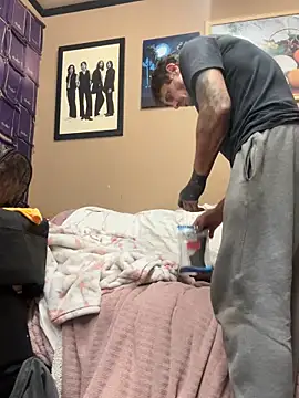 UtopianMisfit1 online show from 02.06.26