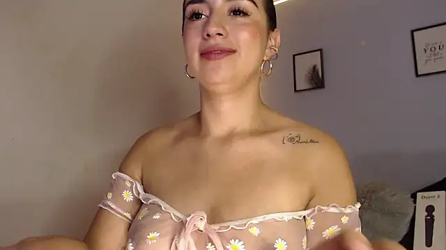 SophiaJoliebm online show from 12.06.24