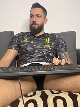 LoveIsBlind  online show from 11.26.25