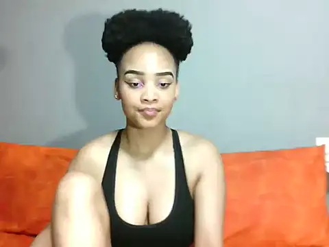 Snapshot of SmallSlut5 chatting on 11.19.25 SmallSlut5 online show from 11.19.25