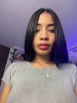 lina pink online show from 02.22.25