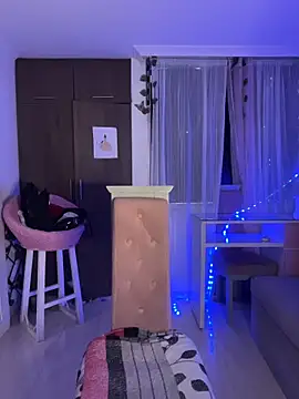 lina pink online show from 10.15.25