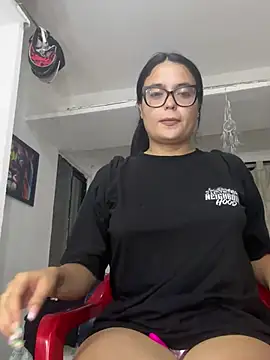 Snapshot of Karla-sexy01 chatting on 12.25.24 Karla-sexy01 online show from 12.25.24