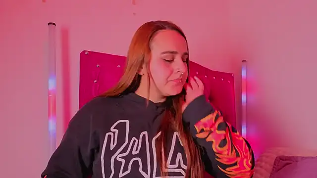 Snapshot of evy_orange1 chatting on 11.17.25 evy orange1 online show from 11.17.25