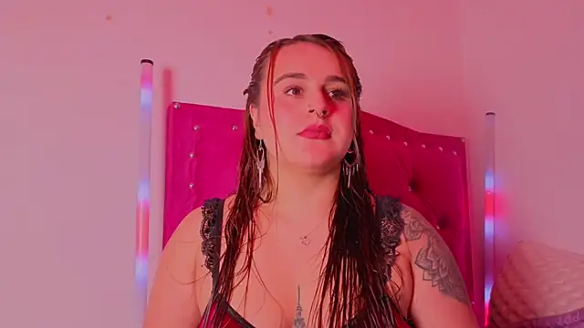 Snapshot of evy_orange1 chatting on 11.25.25 evy orange1 online show from 11.25.25