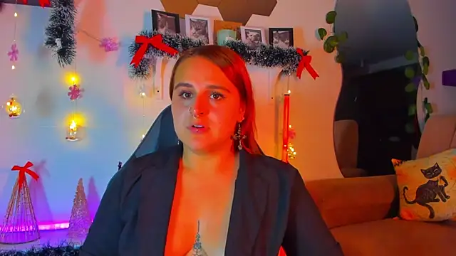 Snapshot of evy_orange1 chatting on 12.16.25 evy orange1 online show from 12.16.25