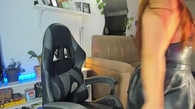 Snapshot of evy_orange1 chatting on 02.04.26 evy orange1 online show from 02.04.26