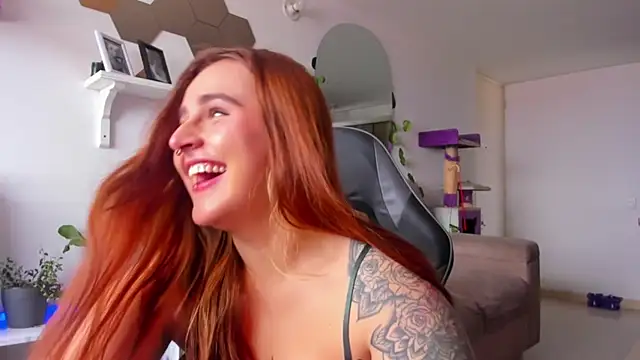 Snapshot of evy_orange1 chatting on 02.06.26 evy orange1 online show from 02.06.26