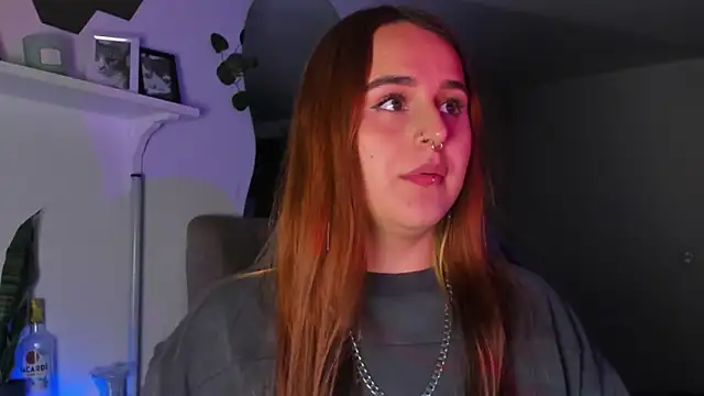 Snapshot of evy_orange1 chatting on 02.14.26 evy orange1 online show from 02.14.26