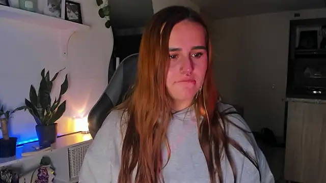 Snapshot of evy_orange1 chatting on 02.20.26 evy orange1 online show from 02.20.26