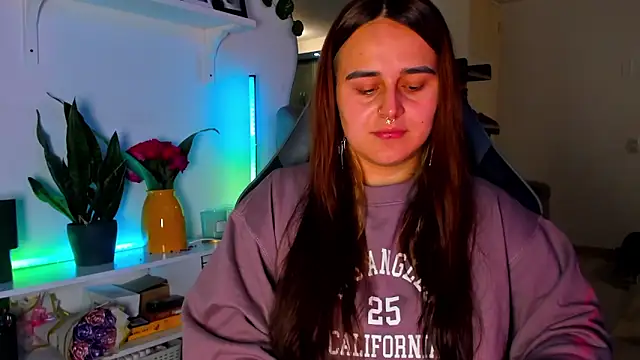 evy orange1 online show from 03.31.26