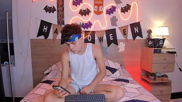 justinbiler online show from 10.22.25