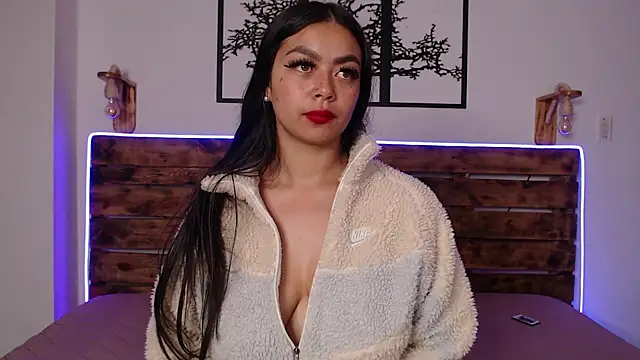 Snapshot of miaa_saenz1 chatting on 01.04.25 miaa saenz1 online show from 01.04.25