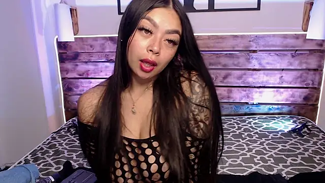 Snapshot of miaa_saenz1 chatting on 01.25.25 miaa saenz1 online show from 01.25.25