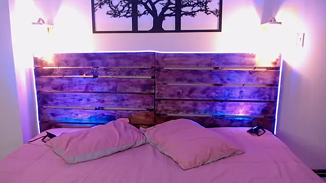 Snapshot of miaa_saenz1 chatting on 01.31.25 miaa saenz1 online show from 01.31.25