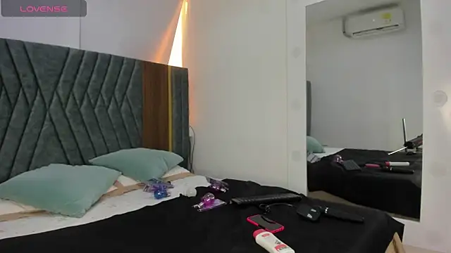 MADISSONLOVE  online show from 01.26.25