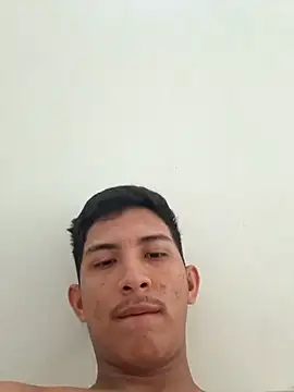 Snapshot of Guti_hazz chatting on 11.19.25 Guti hazz online show from 11.19.25