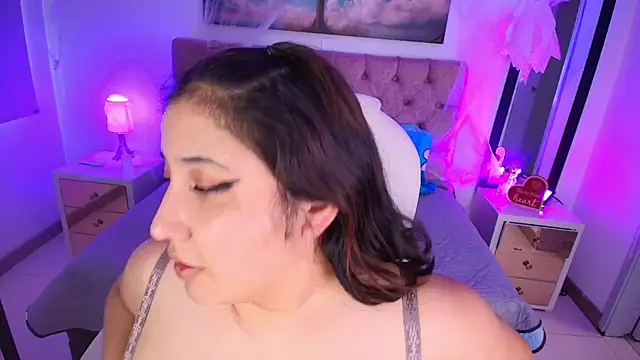 Emma monserrat online show from 10.22.25