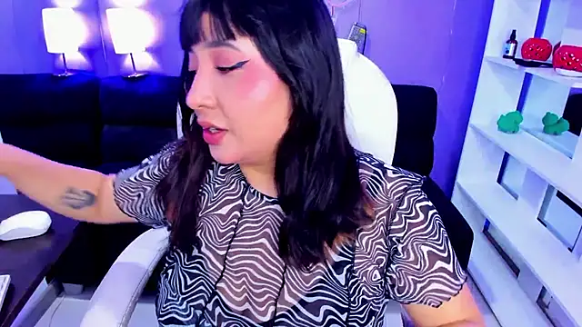 Snapshot of Emma_monserrat chatting on 05.02.26 Emma monserrat online show from 05.02.26