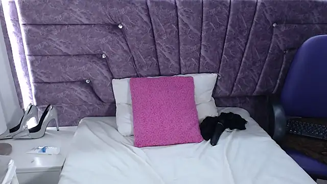 Penelope Fox14 online show from 03.10.26