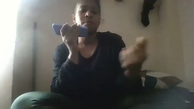 Snapshot of Ivon-09 chatting on 01.25.25 Ivon-09 online show from 01.25.25