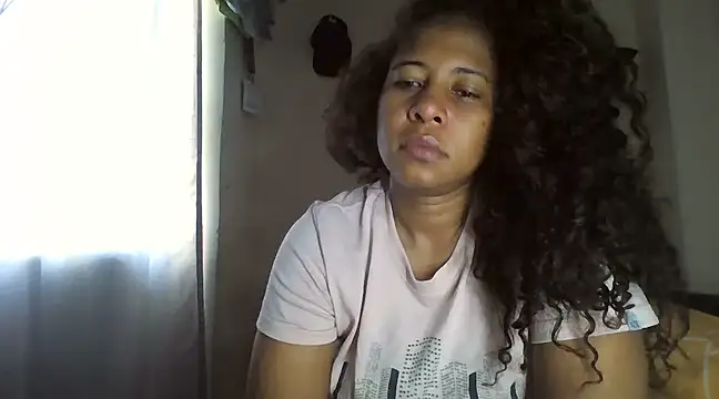 Snapshot of Ivon-09 chatting on 02.19.25 Ivon-09 online show from 02.19.25