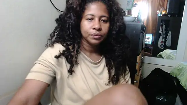 Snapshot of Ivon-09 chatting on 02.20.25 Ivon-09 online show from 02.20.25