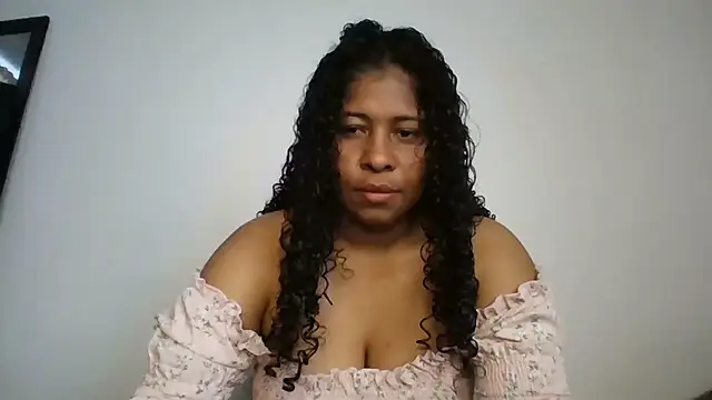 Snapshot of Ivon-09 chatting on 09.26.25 Ivon-09 online show from 09.26.25