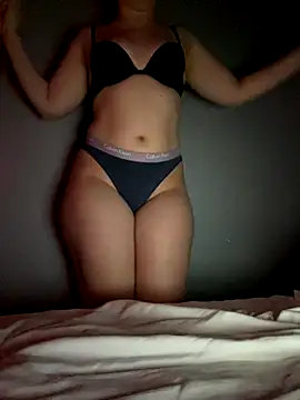 Snapshot of goddessbigbum chatting on 12.15.25 goddessbigbum online show from 12.15.25