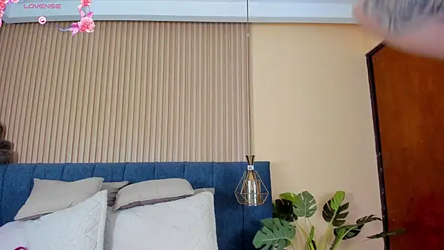 kathecute   online show from 11.21.25